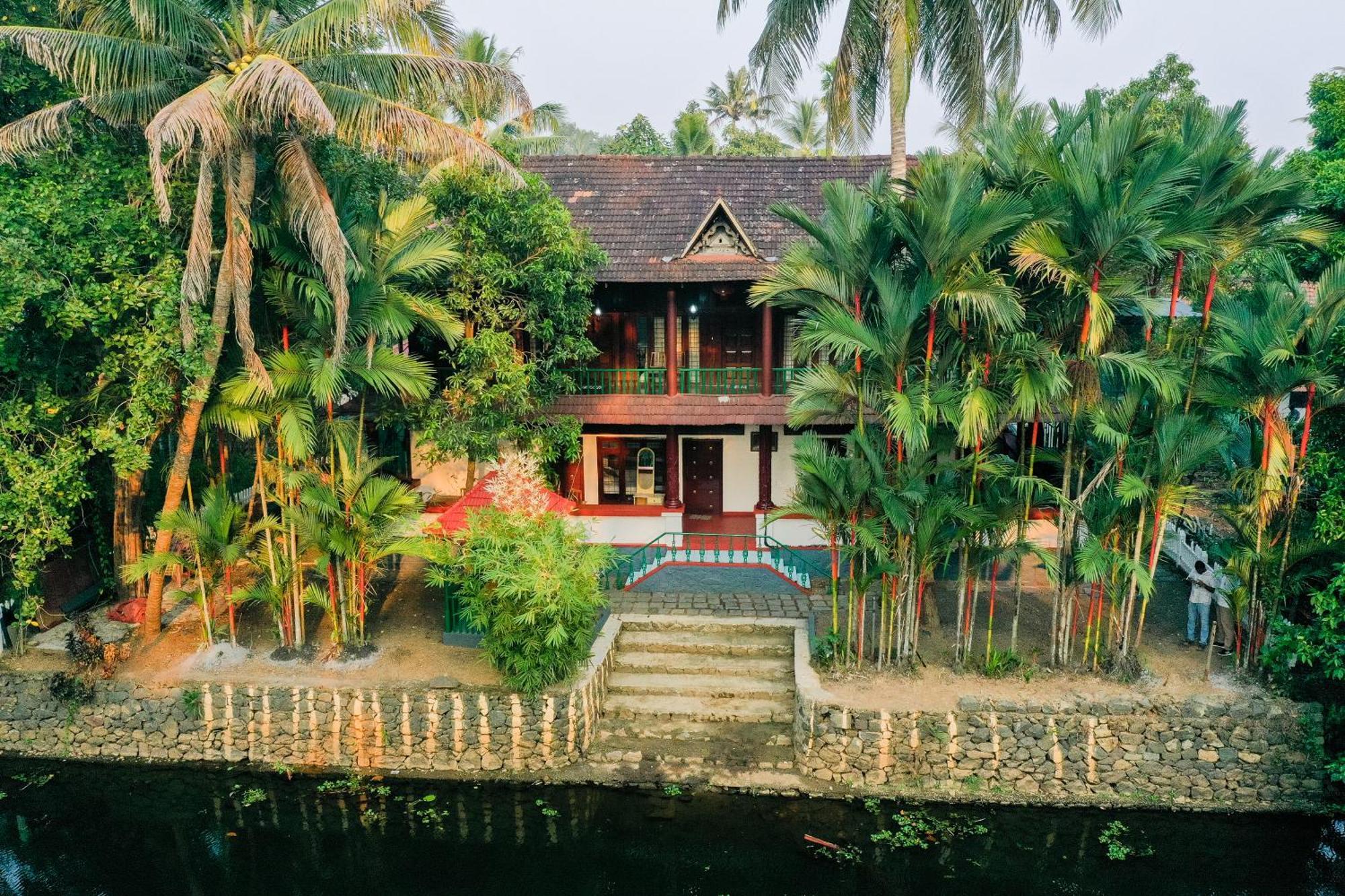 Garggi Backwater Retreat Hotel Kottayam Exterior photo