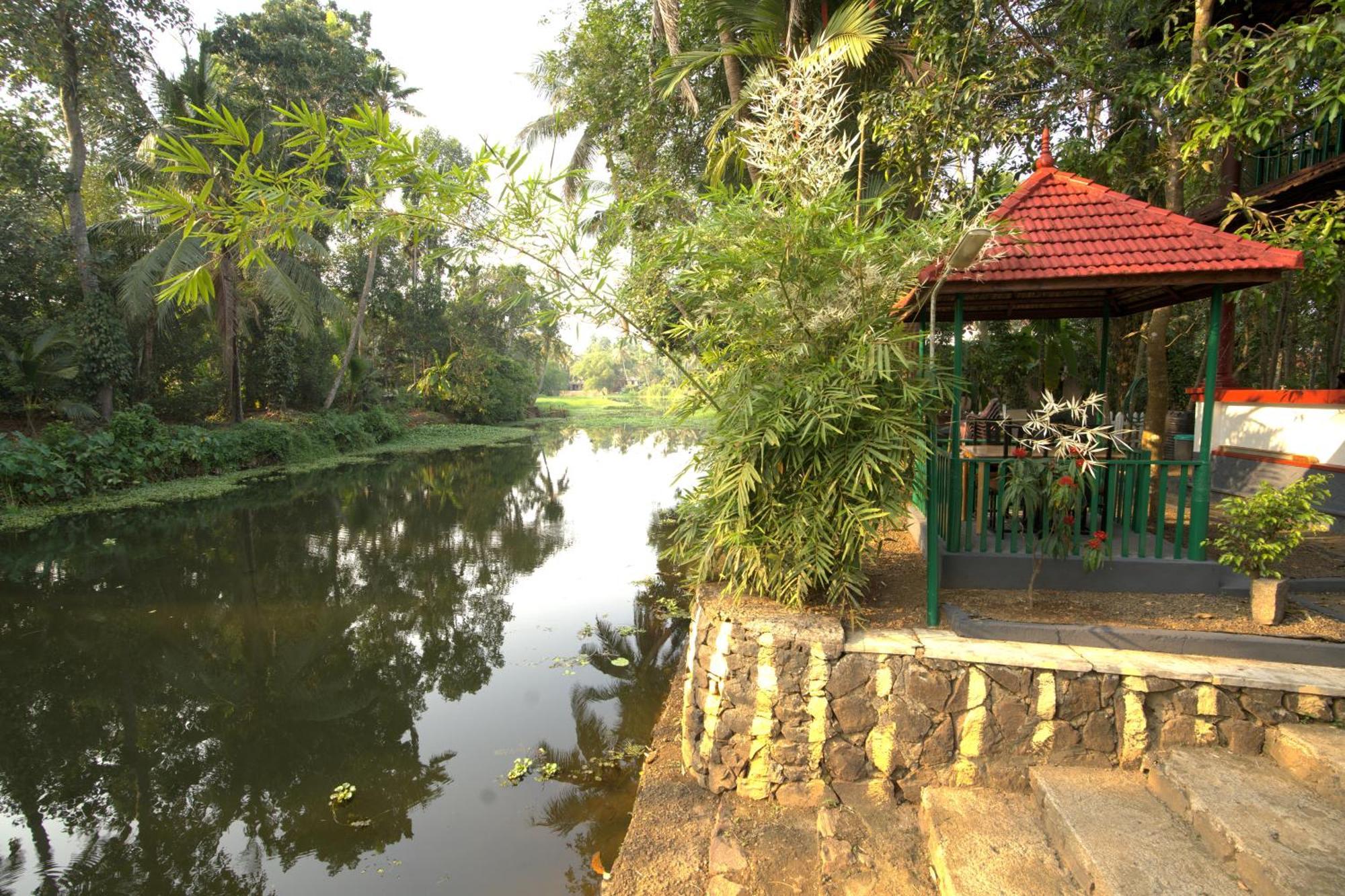 Garggi Backwater Retreat Hotel Kottayam Exterior photo